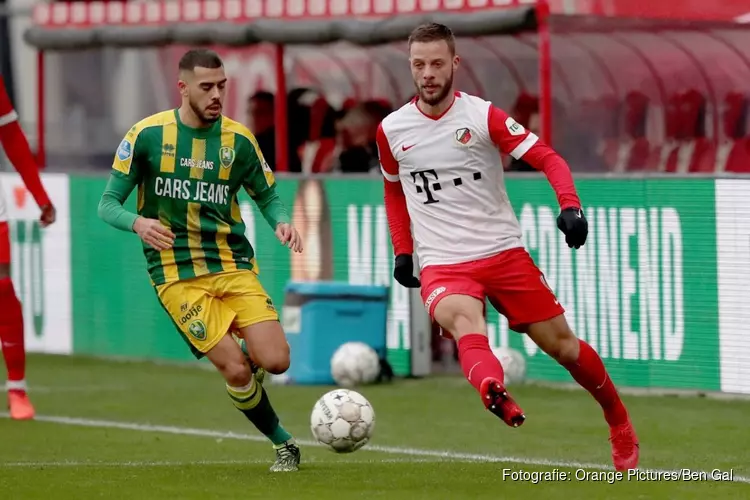 FC Utrecht thuis niet langs ADO Den Haag na rode kaart