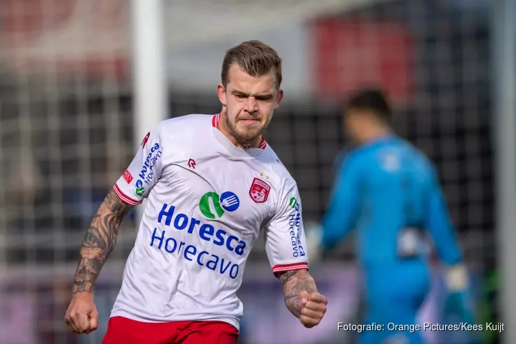 Jong FC Volendam hard onderuit in Noordwijk door hattrick Van Staveren