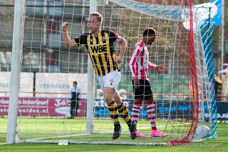 Louter overwinningen voor Bollenstreek-ploegen in Tweede Divisie