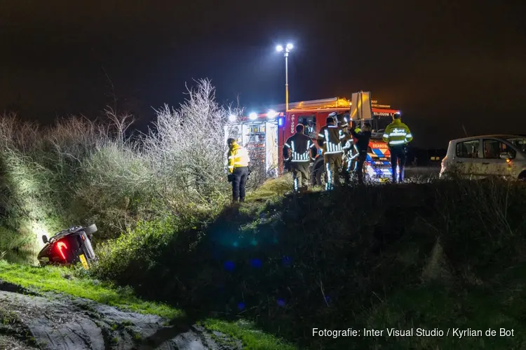 Auto te water in Hillegom